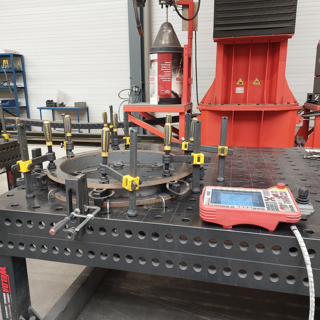 Clamage et programmation avant la soudure au robot